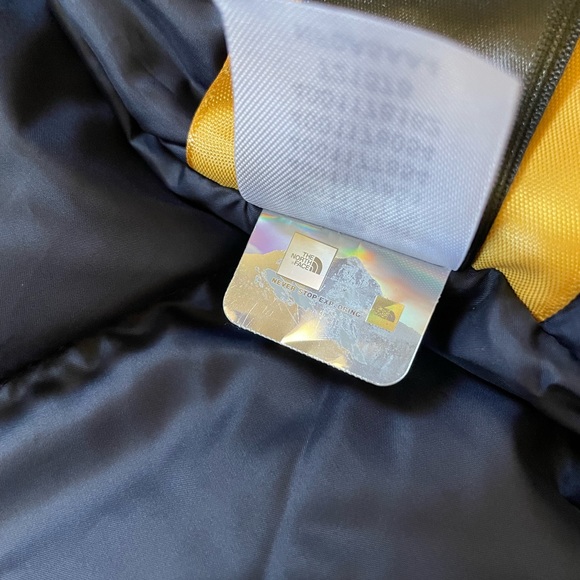 The North Face Women’s Snow Down Waterproof Parka - Picture 9 of 9